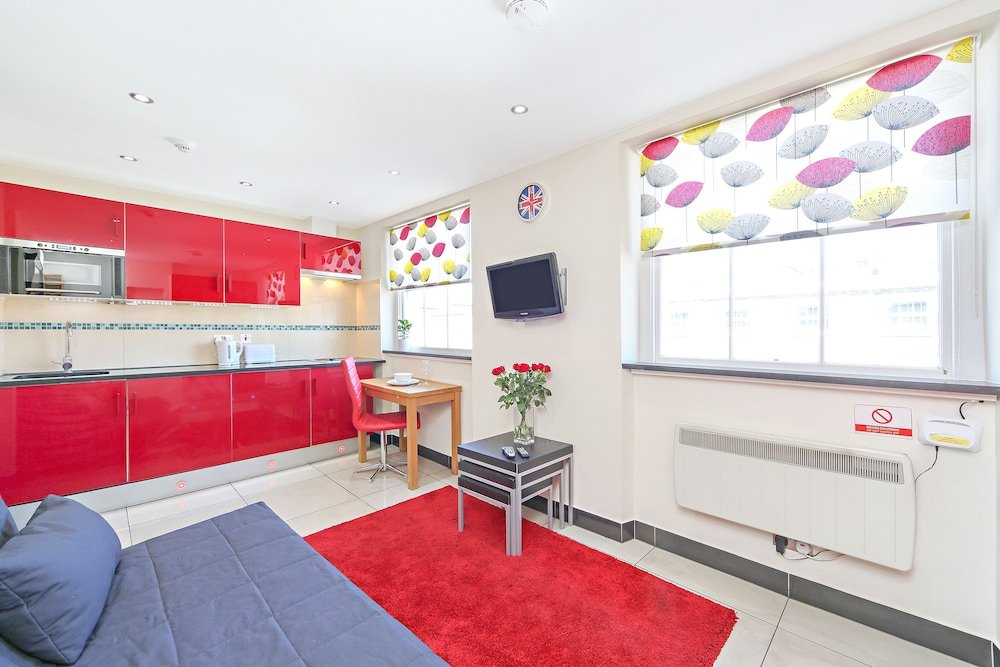 Фото Baker Street Suites