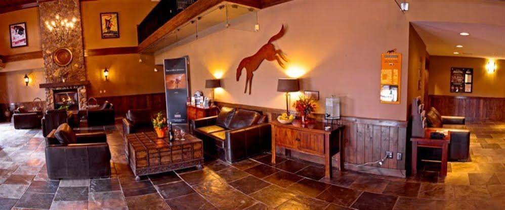 Фото Glacier Mountaineer Lodge