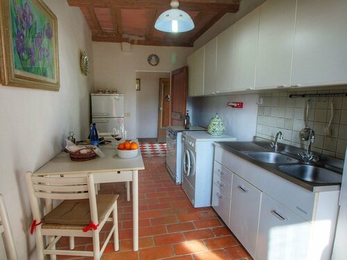 Жильё посуточно Tasteful Farmhouse in Siena With Shared Swimming Pool