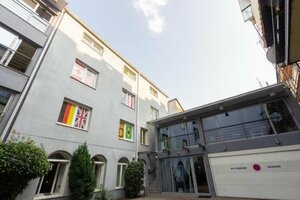 Гостиница Whole Wide World Hostel & Bar в Загребе