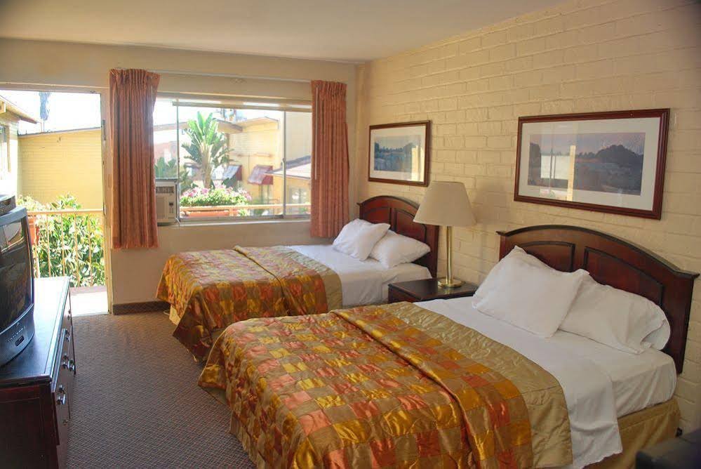 Фото Hollywood Downtowner