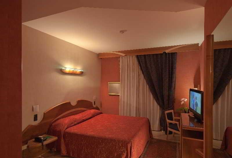 Фото Hotel Sunflower