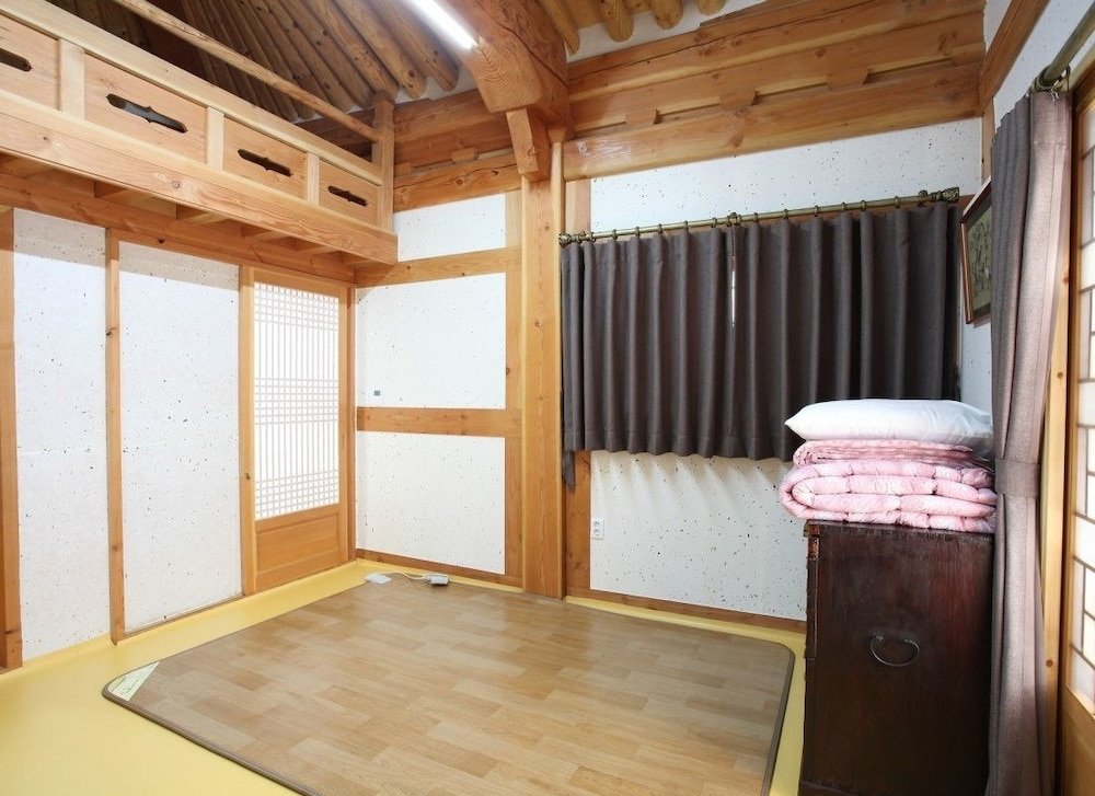 Фото Hwangnam Gotaek Keumseulchae