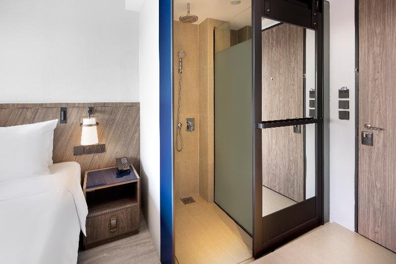 Фото Travelodge Harbourfront