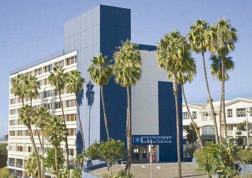 Гостиница Wyndham Santa Monica At The Pier в Санта Монике