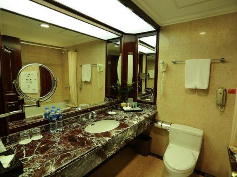 Фото 185579784053