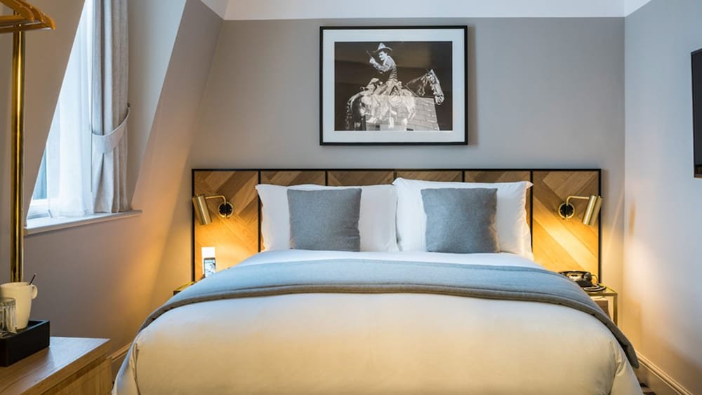 Фото Victory House Leicester Square