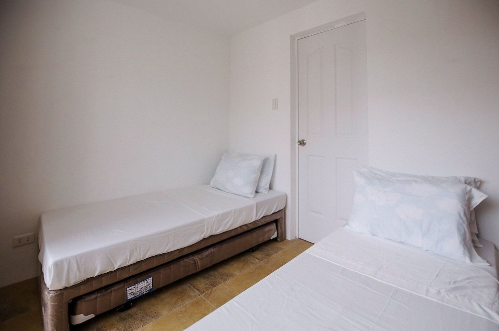 Фото Oyo 561 Abn Hostel