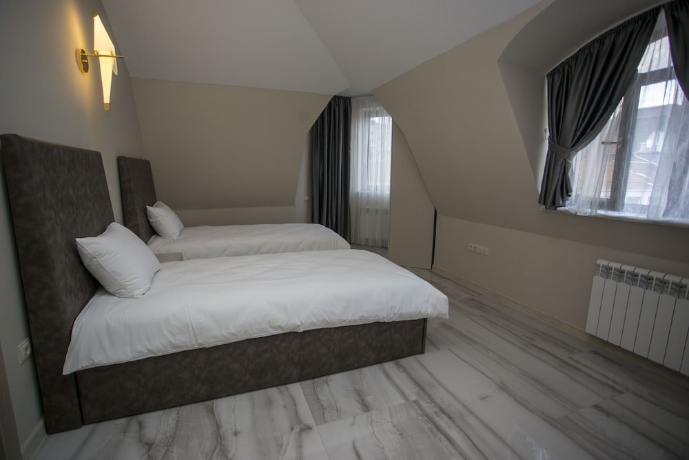 Фото 118296832490