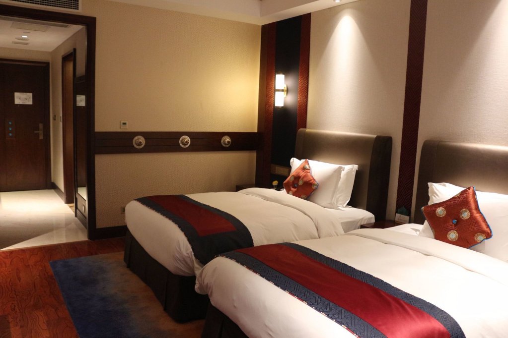 Фото St. Potala Hotel