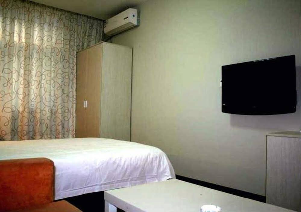 Фото East Station International Youth Hostel