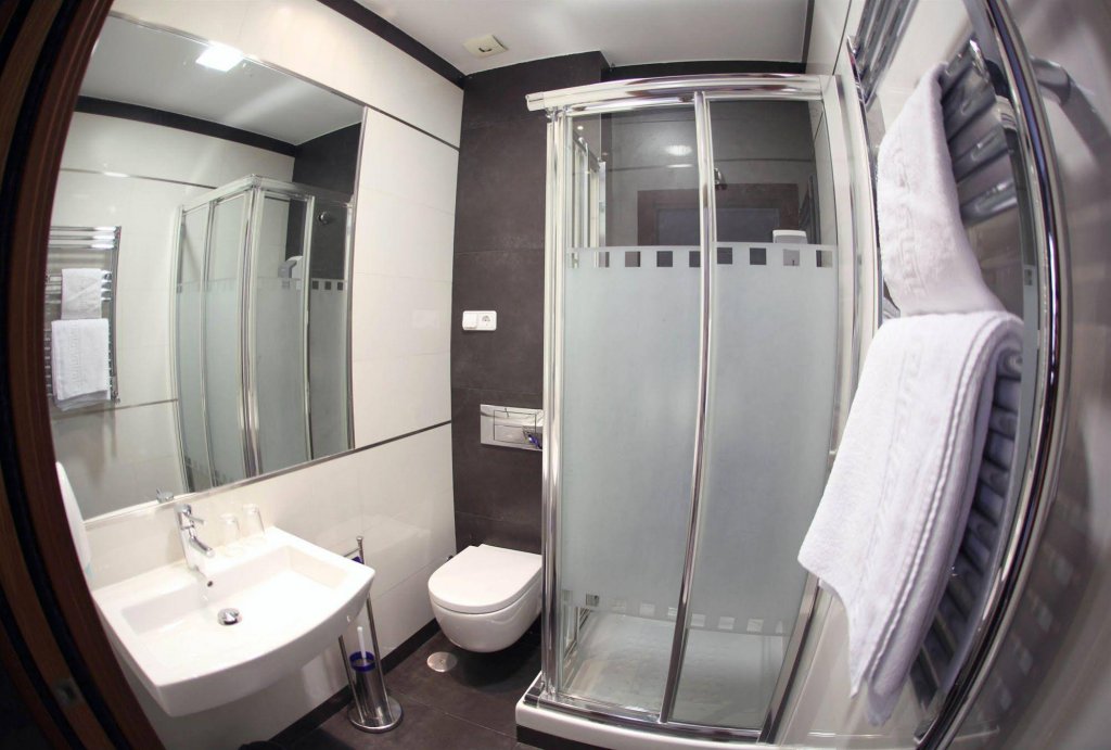 Фото Hostal Atocha Almudena Martín