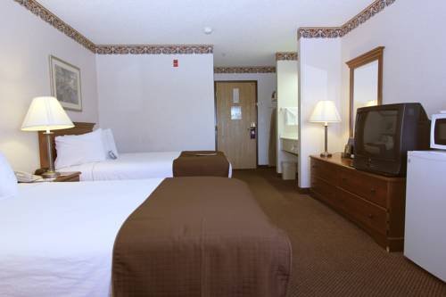 Фото SureStay Plus Hotel by Best Western Redding