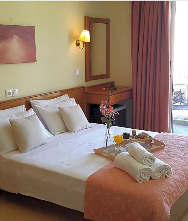 Фото Mitzithras Hotel