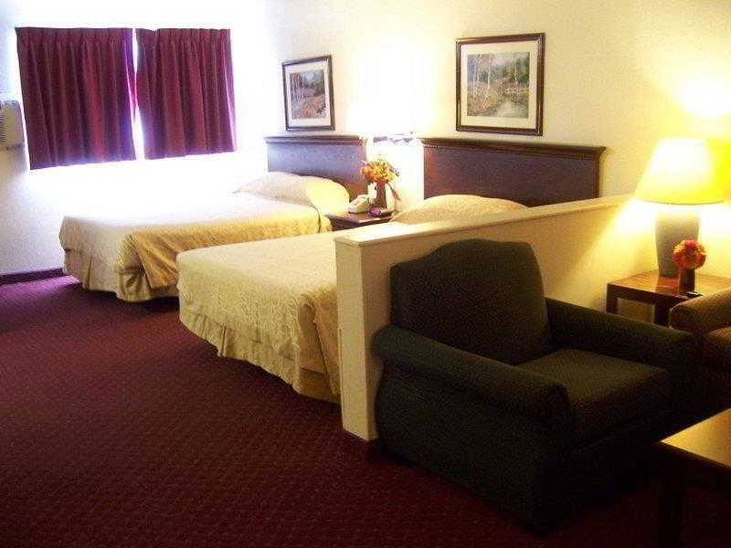 Фото Clarion Pointe El Cajon San Diego East