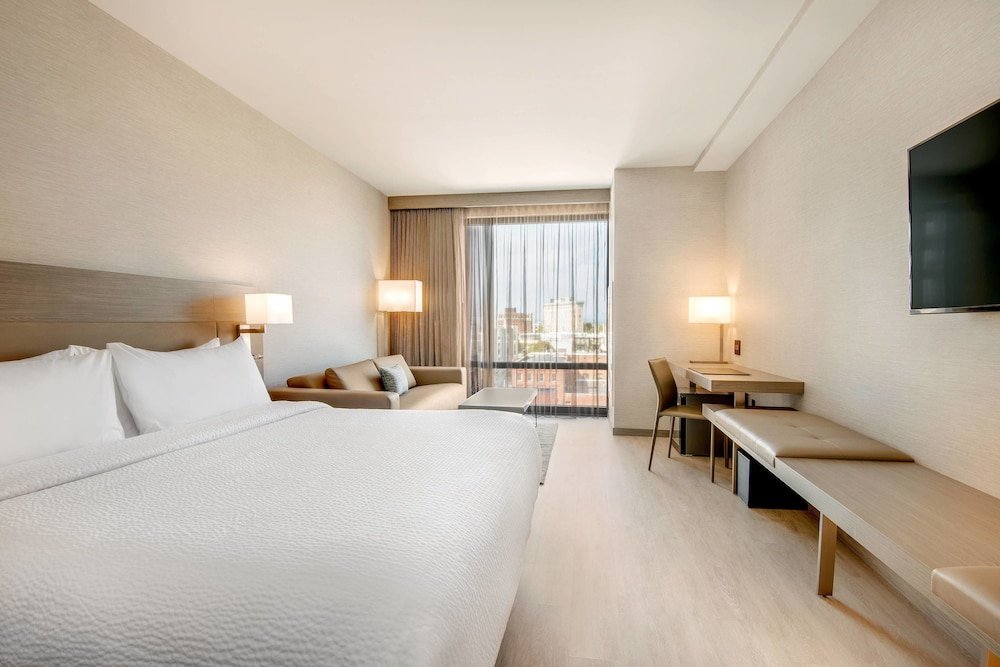 Фото Ac Hotel by Marriott Atlanta Midtown