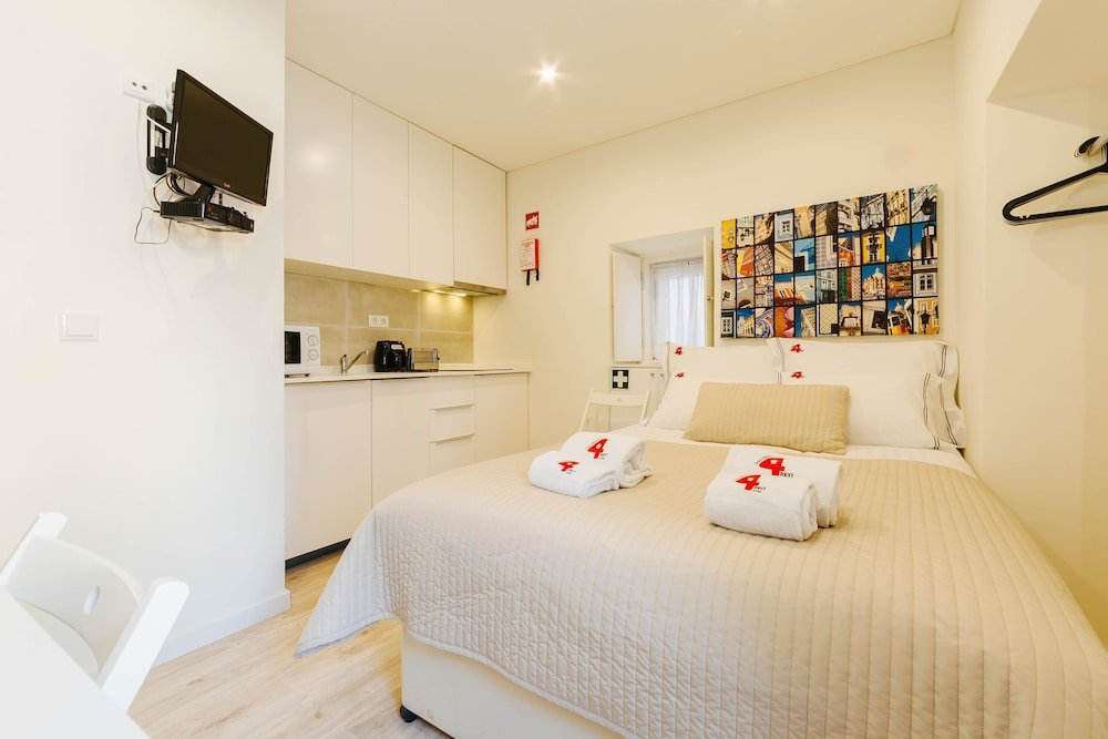 Фото Rent4Rest Bairro Alto Charming 1Bd Apartment