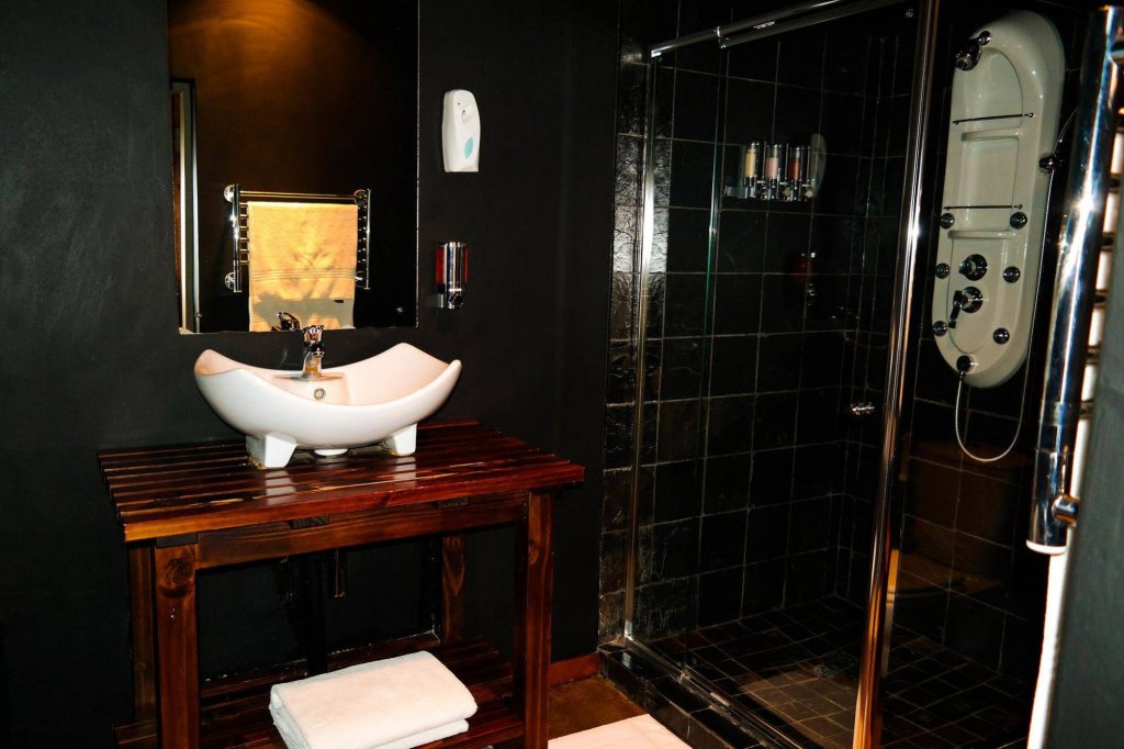 Фото About Guest Lodge