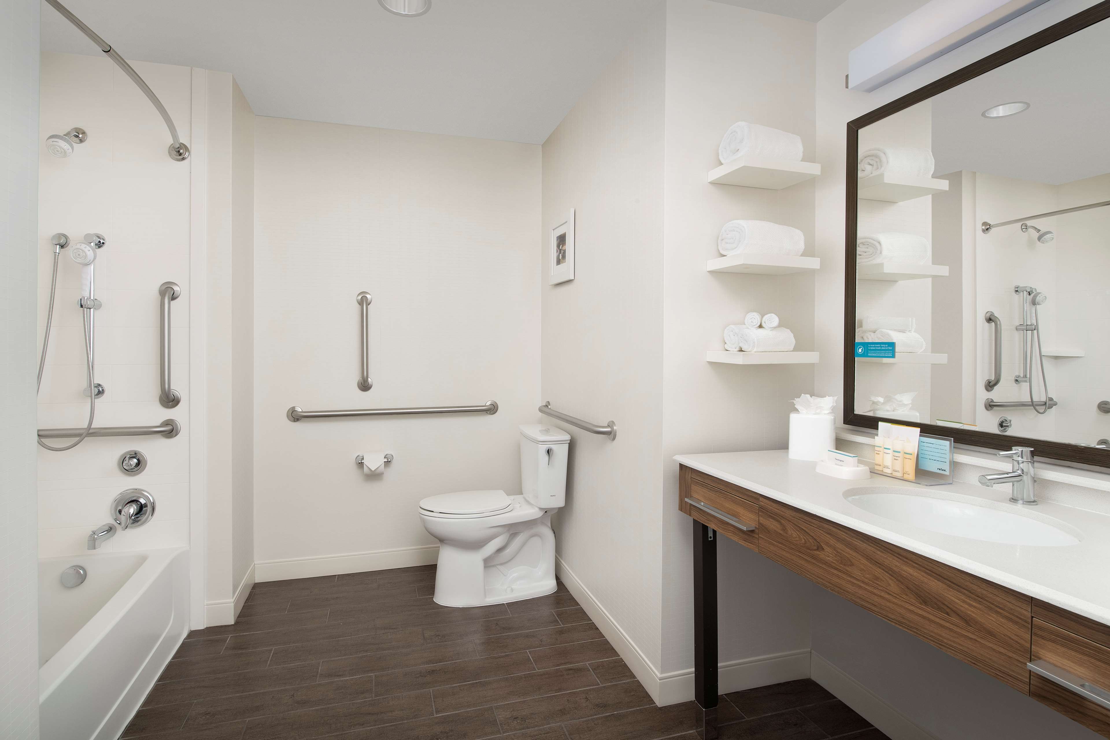 Фото Hampton Inn & Suites Phoenix Tempe