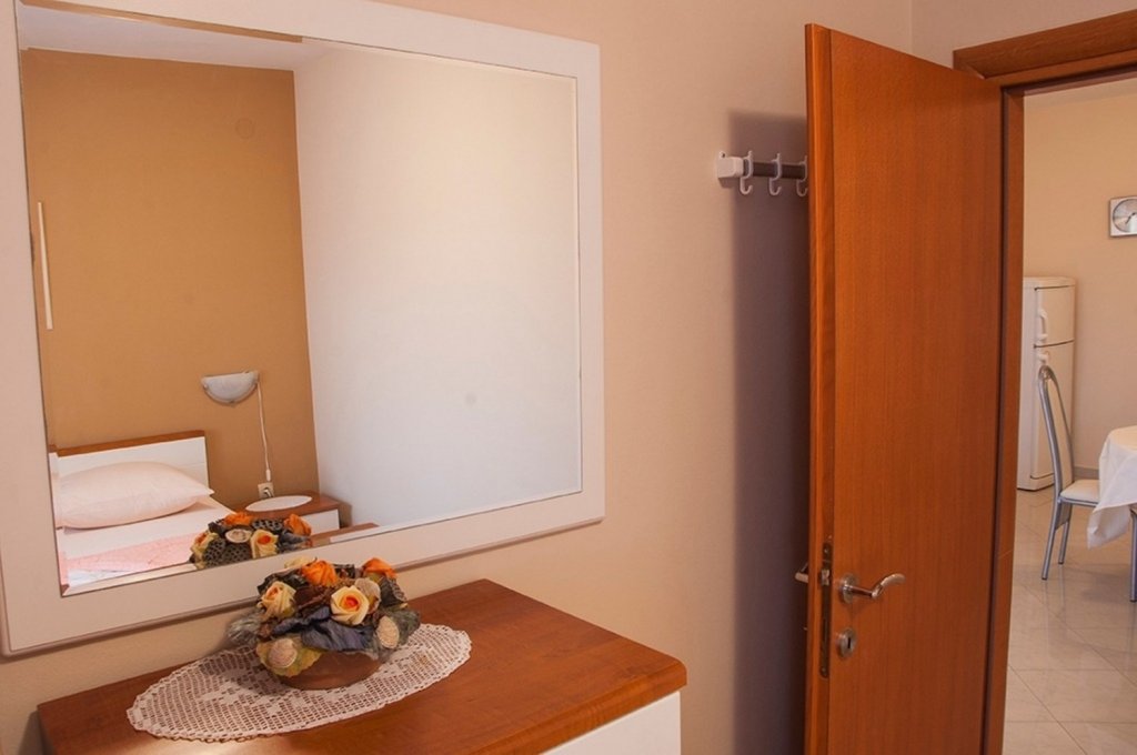 Фото Karolinas - Parking - A3-white