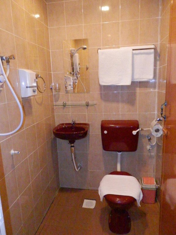 Фото Travellers Planet Hotel & Guest House