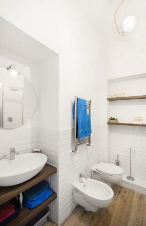 Фото Bright Apartment in De Angeli near Subway