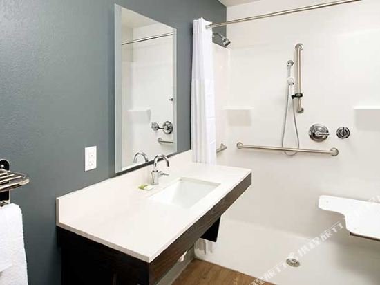 Фото WoodSpring Suites Louisville Airport