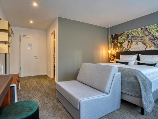 Фото Premier Inn Wuppertal City Centre Hotel