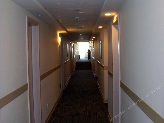 Фото Jinjiang Inn Shenzhen Airport