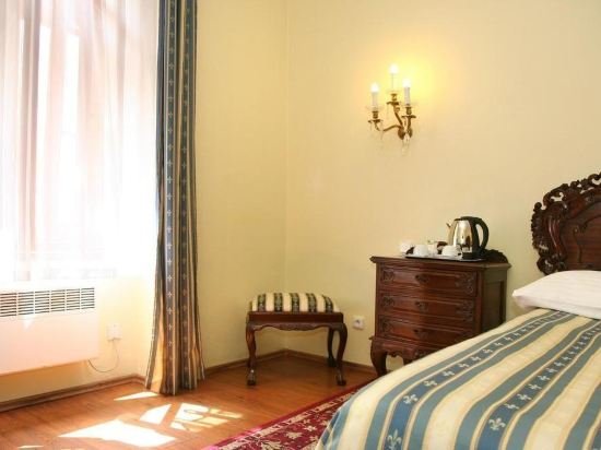 Фото King Charles Boutique Residence