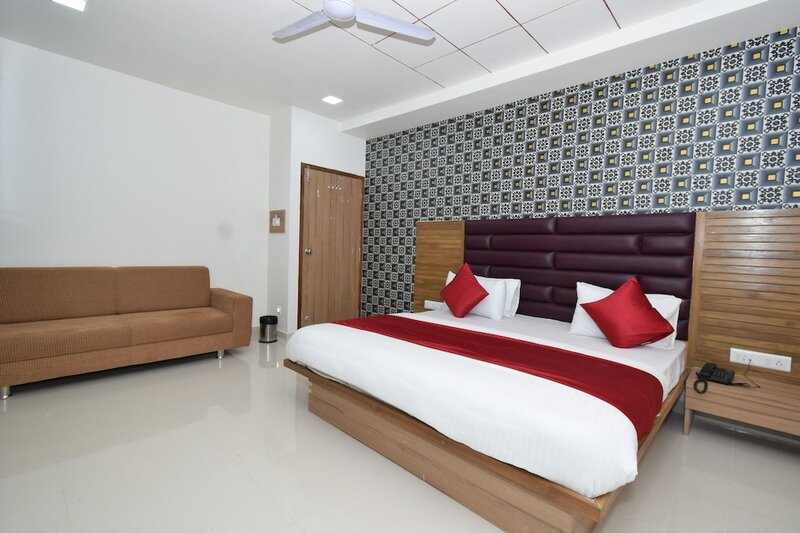 Гостиница Hotel Millennium в Ахмадабаде