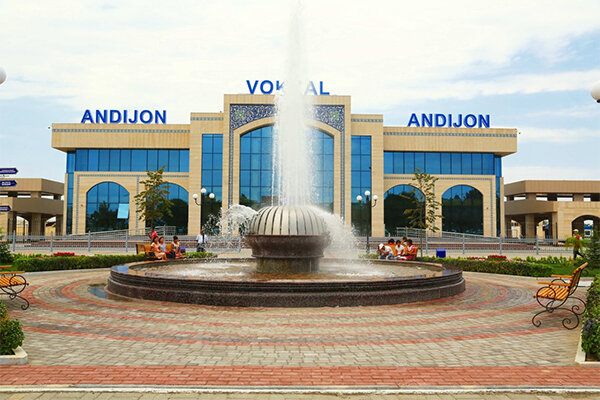 Temir yo‘l vokzali Andijon vokzali, Andijon, foto