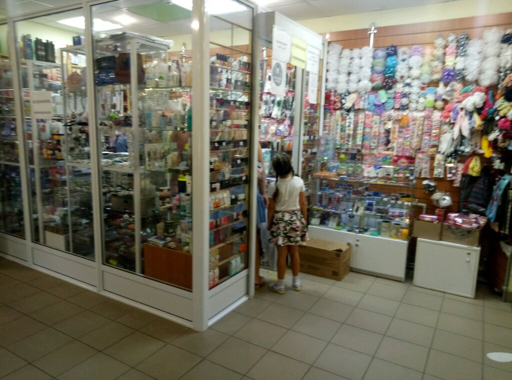 Perfume and cosmetics shop Magnit Kosmetik, Togliatti, photo