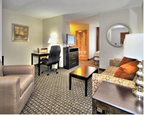 Фото Holiday Inn Express & Suites Blacksburg - University Area, an Ihg Hotel