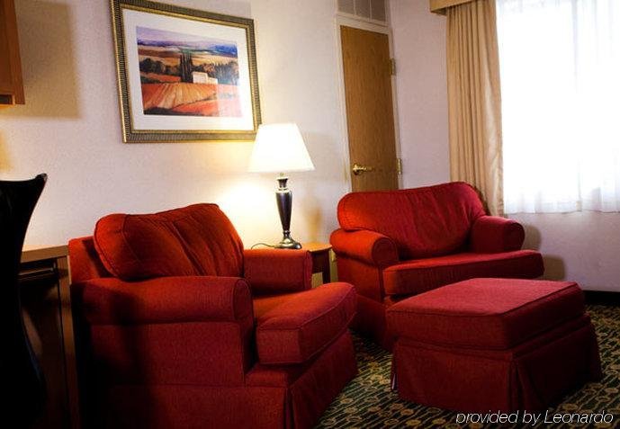 Фото Towneplace Suites by Marriott Warren