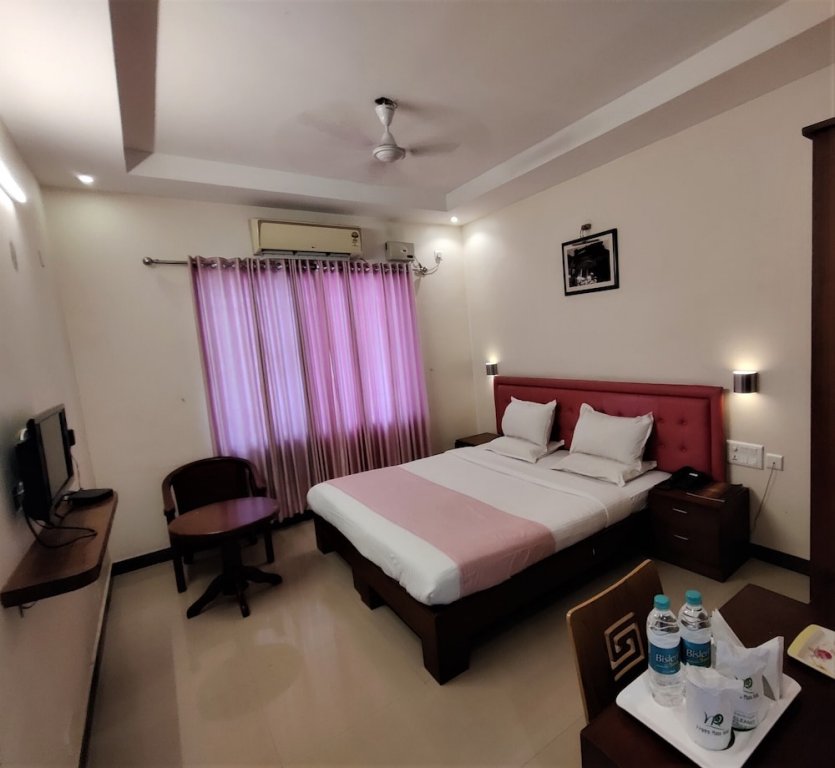 Фото Metro Plaza Hotel