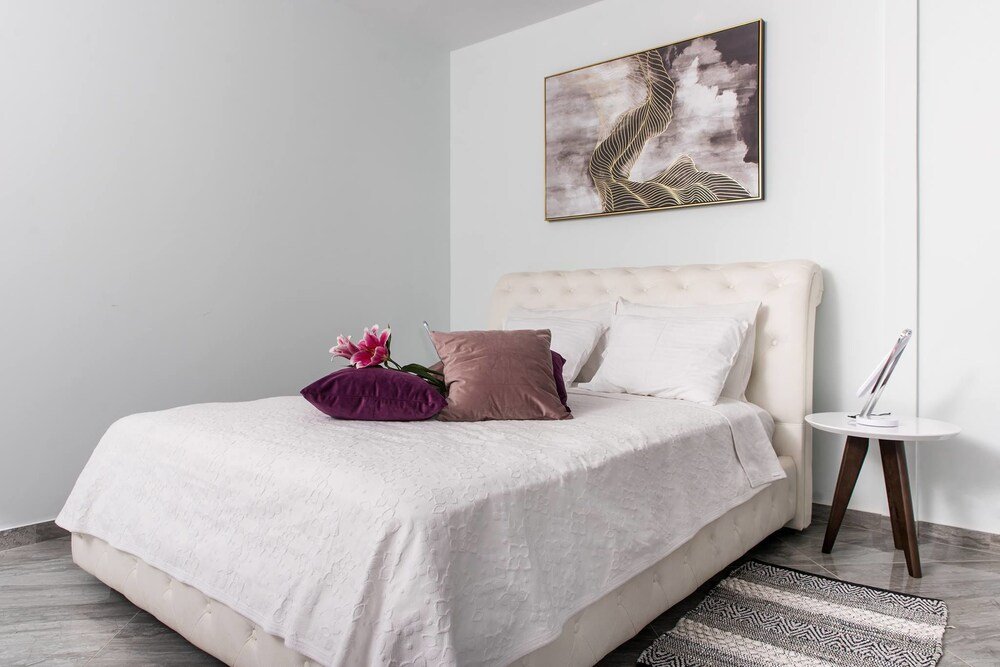 Фото Mesogios House Suites