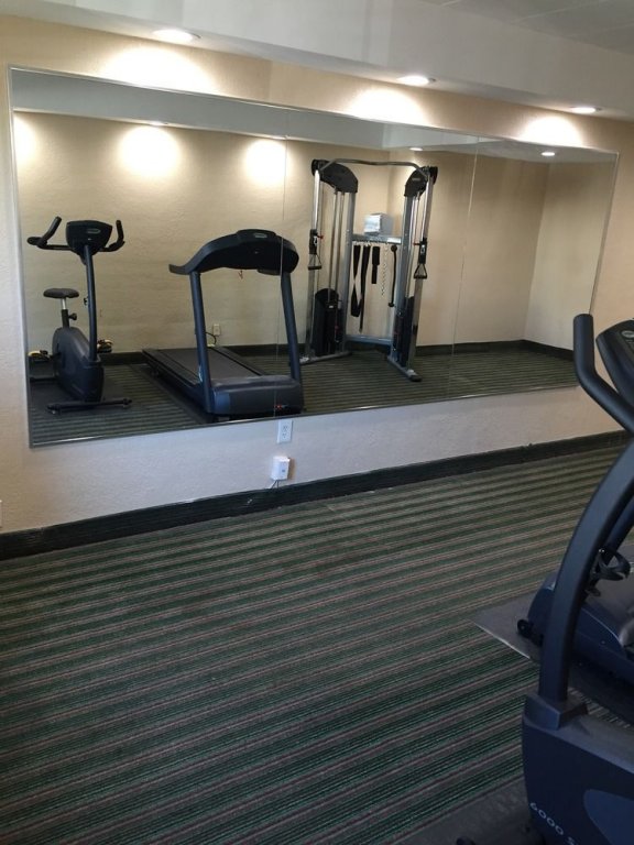 Фото Quality Inn Near Pimlico Racetrack