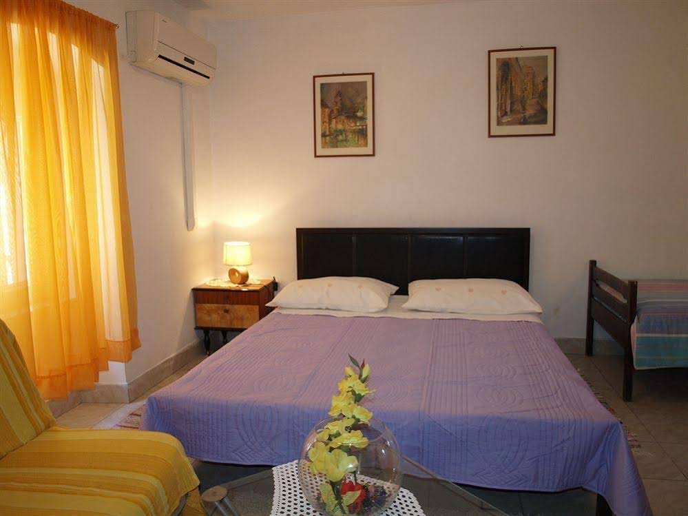 Фото Rooms Damira Split