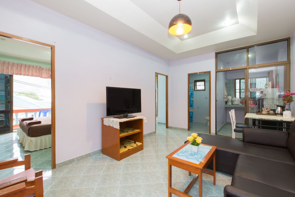 Фото Chusri Hotel