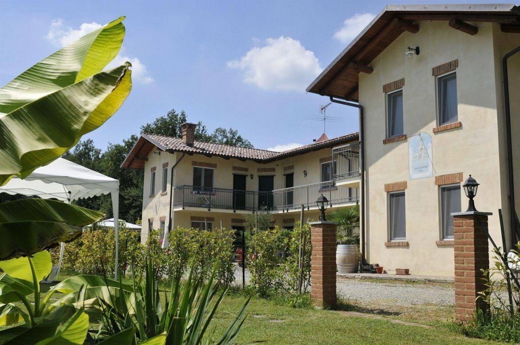 Hotel Cascina Vignole, Piedmont, photo