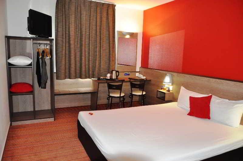 Фото Hôtel Clermont Estaing