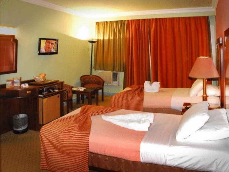 Фото Zayed Hotel