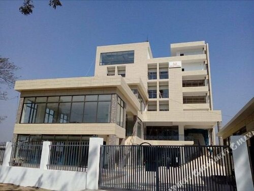 Гостиница Divine Center в Области Кхулна