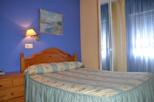 Фото Hostal Al-Qazeres