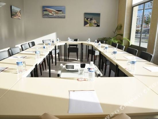 Фото Est Western Plus Le Havre Centre Gare