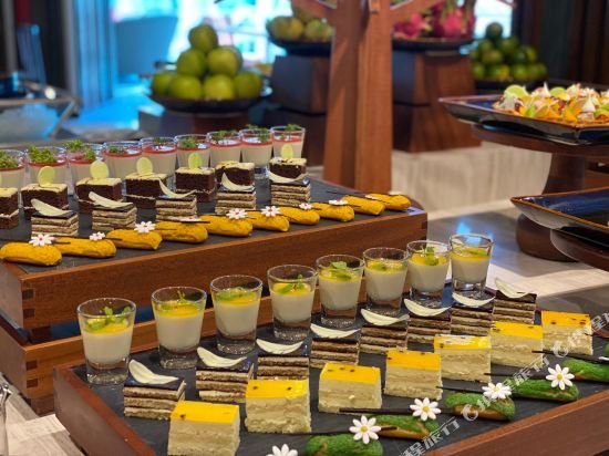 Фото Novotel Hanoi Thai Ha