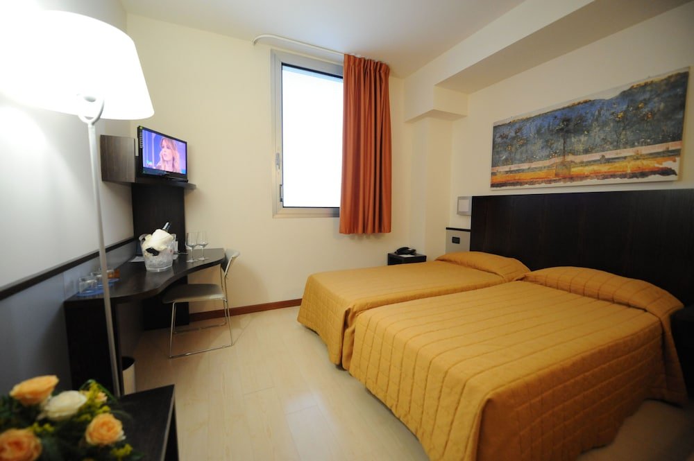 Фото Euro Hotel