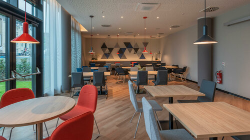 Гостиница Holiday Inn Express Düsseldorf - Hauptbahnhof в Дюссельдорфе