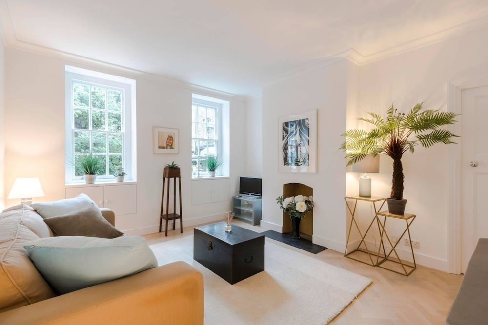 Фото Bright and Leafy 1 Bedroom Flat in the Heart of Chelsea
